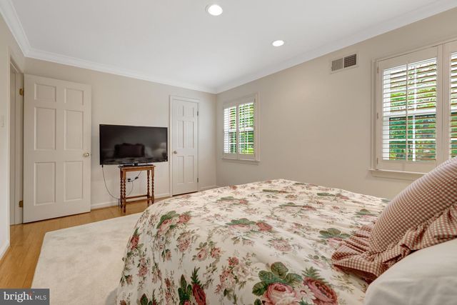 911 RAIL CT, Mclean, VA 22102