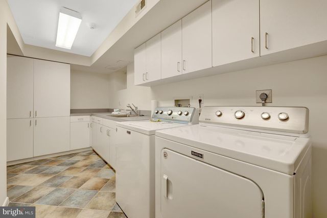911 RAIL CT, Mclean, VA 22102
