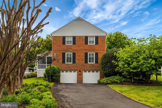 911 RAIL CT, Mclean, VA 22102