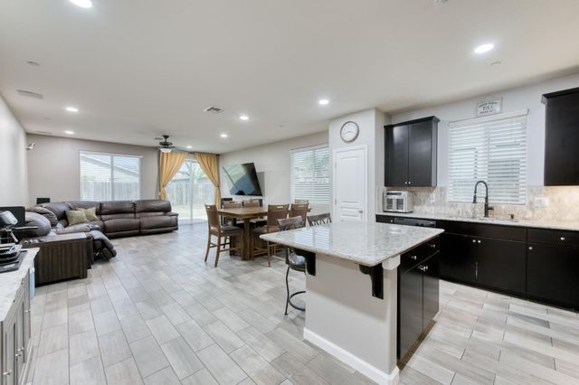 1148 S Filbert Avenue, Fresno, CA 93727