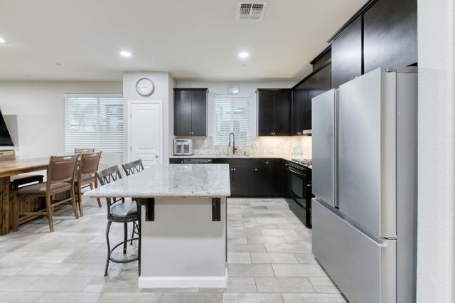 1148 S Filbert Avenue, Fresno, CA 93727