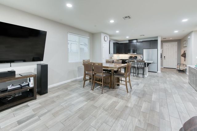 1148 S Filbert Avenue, Fresno, CA 93727