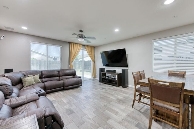 1148 S Filbert Avenue, Fresno, CA 93727