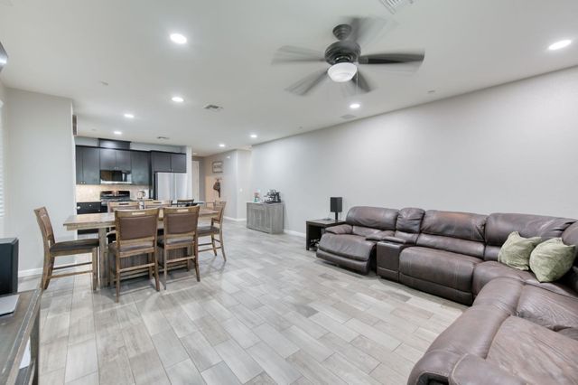 1148 S Filbert Avenue, Fresno, CA 93727