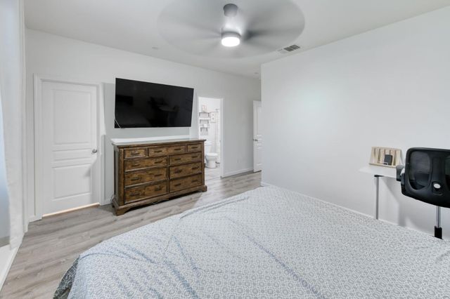 1148 S Filbert Avenue, Fresno, CA 93727