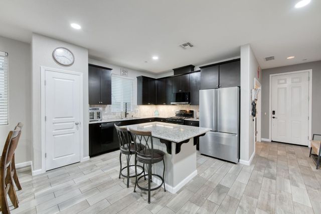 1148 S Filbert Avenue, Fresno, CA 93727