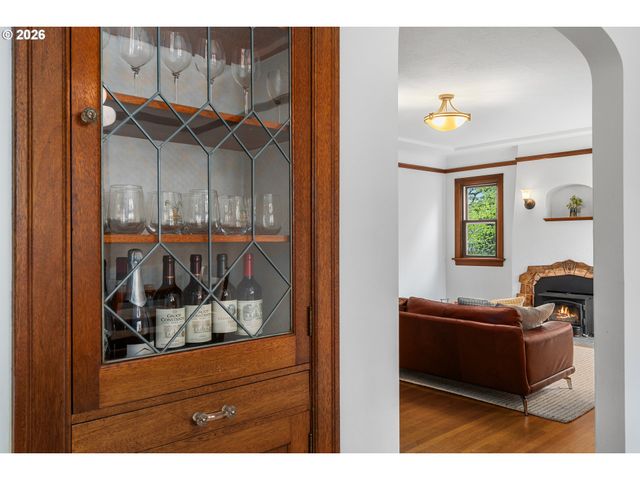 4010 Ne KLICKITAT St, Portland, OR 97212