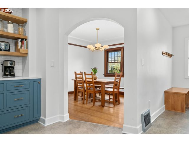 4010 Ne KLICKITAT St, Portland, OR 97212