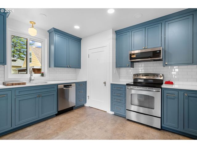 4010 Ne KLICKITAT St, Portland, OR 97212