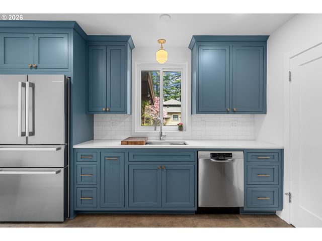 4010 Ne KLICKITAT St, Portland, OR 97212