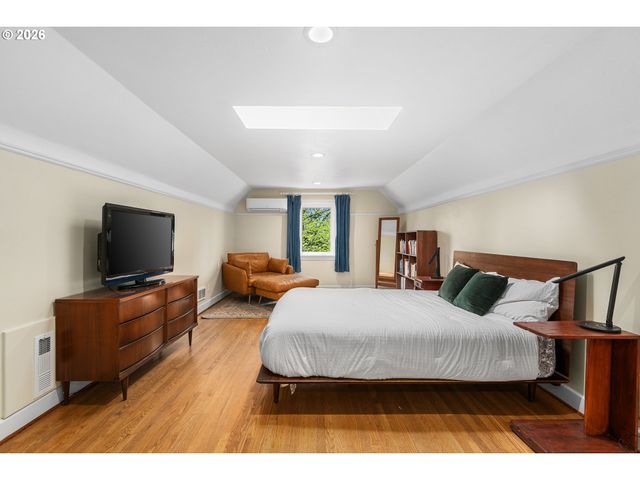 4010 Ne KLICKITAT St, Portland, OR 97212