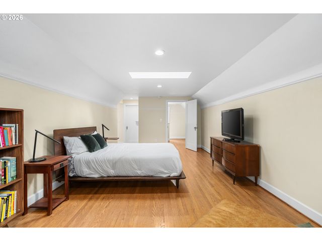 4010 Ne KLICKITAT St, Portland, OR 97212