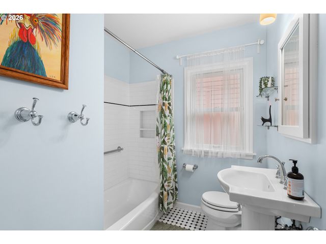 4010 Ne KLICKITAT St, Portland, OR 97212