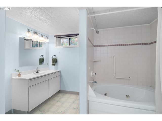 4010 Ne KLICKITAT St, Portland, OR 97212