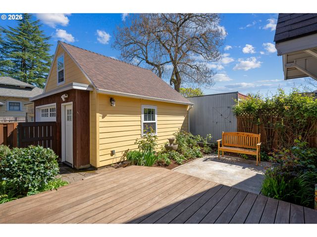 4010 Ne KLICKITAT St, Portland, OR 97212