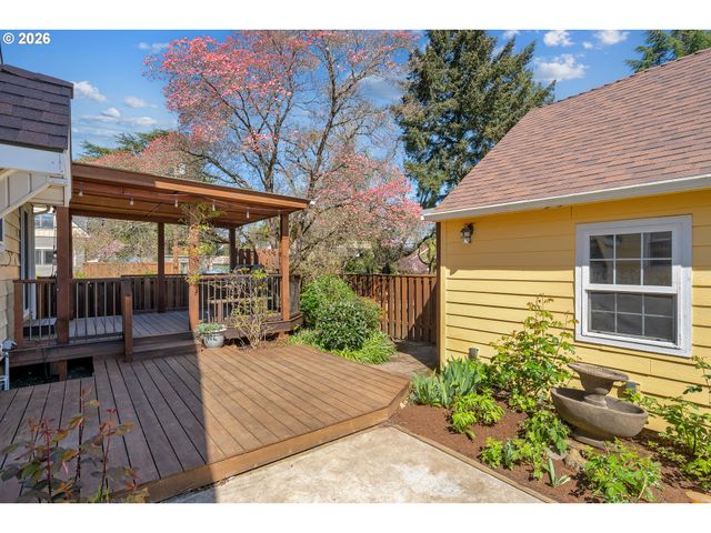 4010 Ne KLICKITAT St, Portland, OR 97212