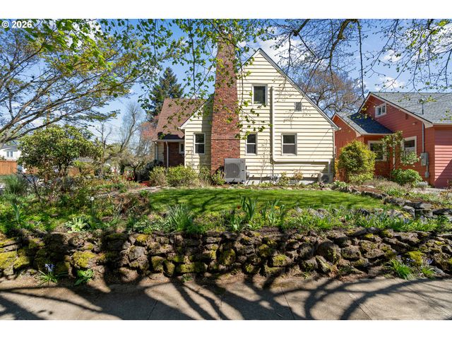 4010 Ne KLICKITAT St, Portland, OR 97212