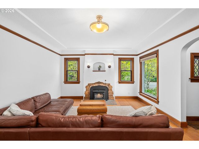 4010 Ne KLICKITAT St, Portland, OR 97212