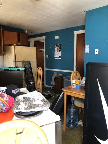 207 Overland St, Springfield, MA 01118