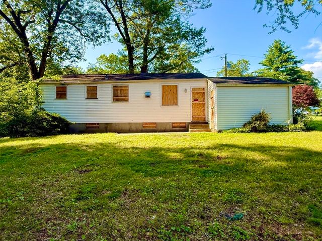 207 Overland St, Springfield, MA 01118