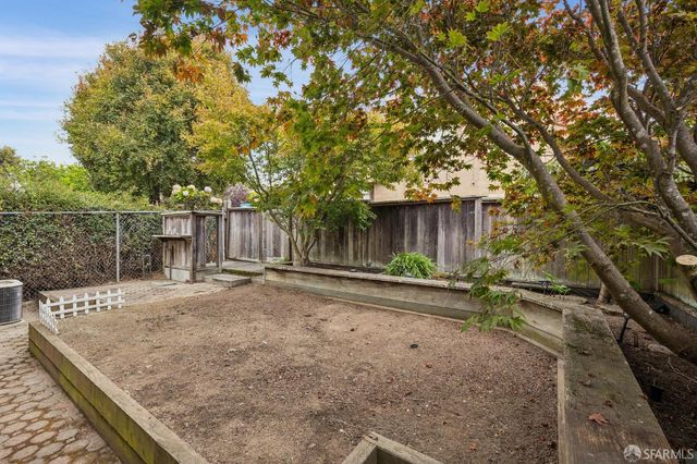 950 Eucalyptus Drive, San Francisco, CA 94132