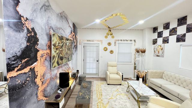 1743 S Meridian Street, Indianapolis, IN 46225