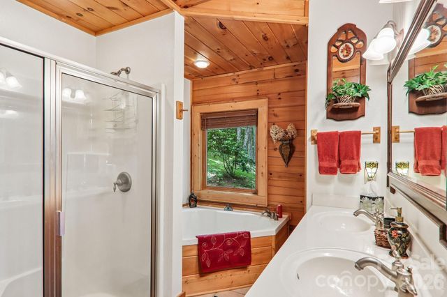 157 Kanusati Trail, Maggie Valley, NC 28751