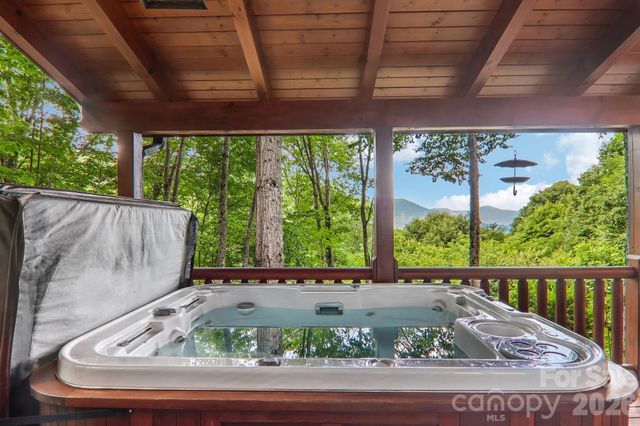 157 Kanusati Trail, Maggie Valley, NC 28751