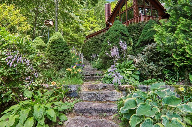 157 Kanusati Trail, Maggie Valley, NC 28751