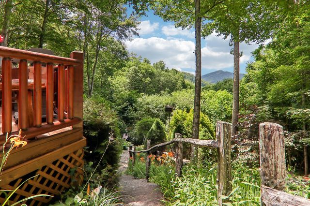 157 Kanusati Trail, Maggie Valley, NC 28751