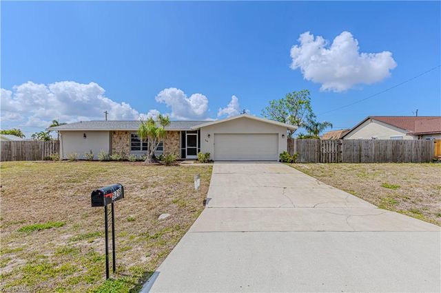 928 35th ST, Cape Coral, FL 33904