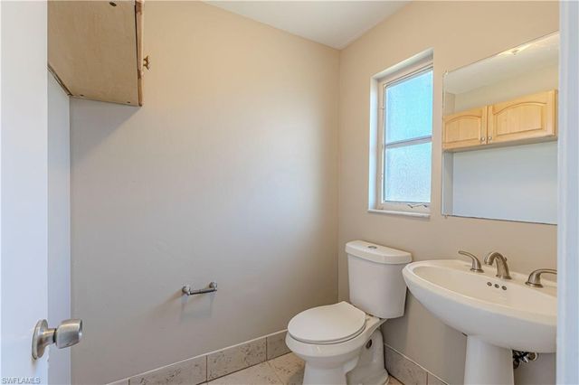 928 35th ST, Cape Coral, FL 33904