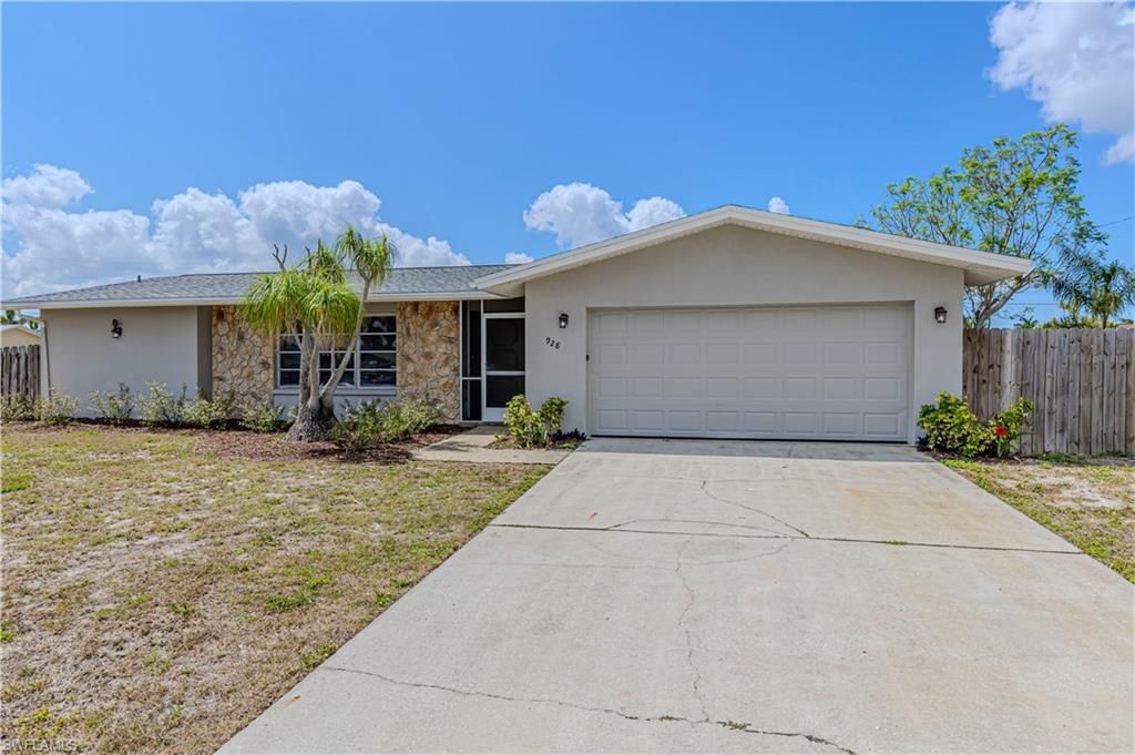 928 35th ST, Cape Coral, FL 33904