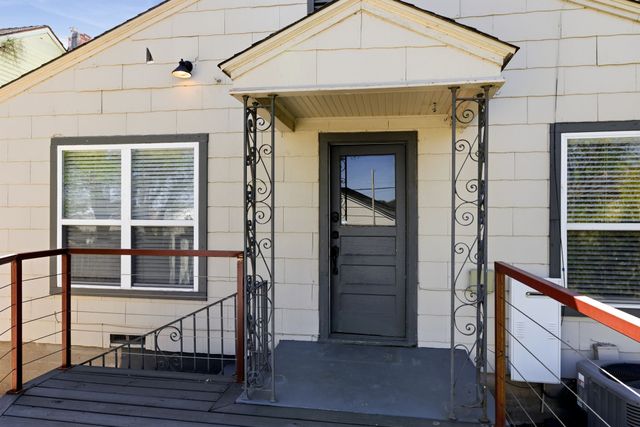 4108 Locke Avenue, Fort Worth, TX 76107