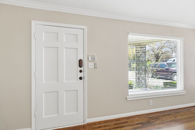 4108 Locke Avenue, Fort Worth, TX 76107