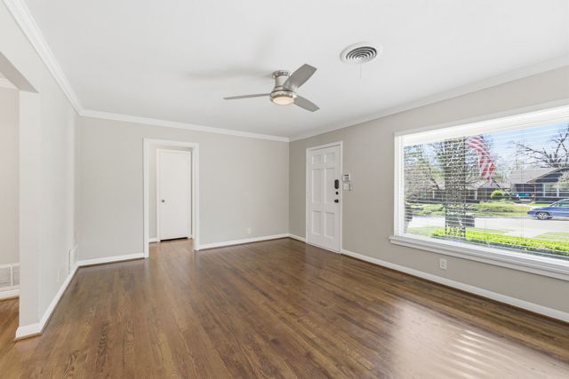 4108 Locke Avenue, Fort Worth, TX 76107