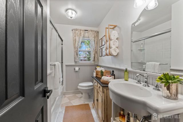 4 Garvey Drive, Monroe, NJ 08831