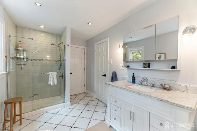 4 Garvey Drive, Monroe, NJ 08831
