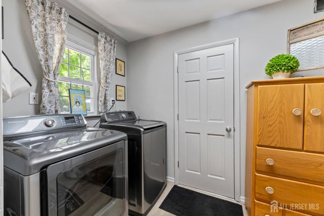 4 Garvey Drive, Monroe, NJ 08831