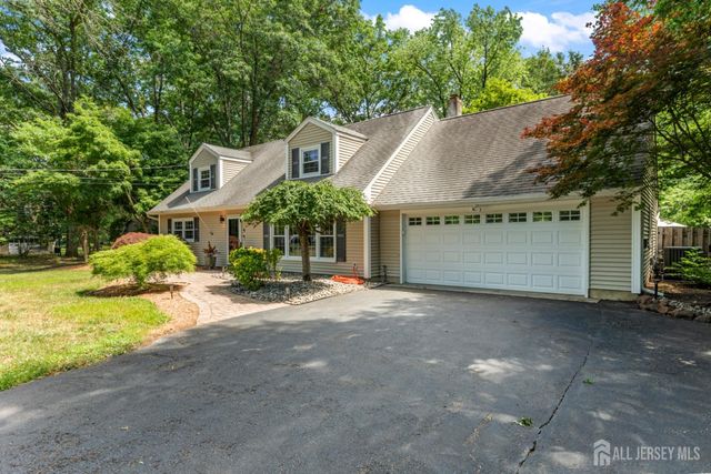 4 Garvey Drive, Monroe, NJ 08831