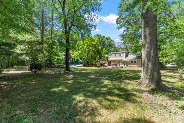4 Garvey Drive, Monroe, NJ 08831