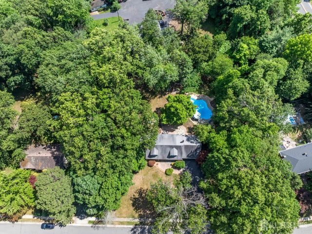 4 Garvey Drive, Monroe, NJ 08831