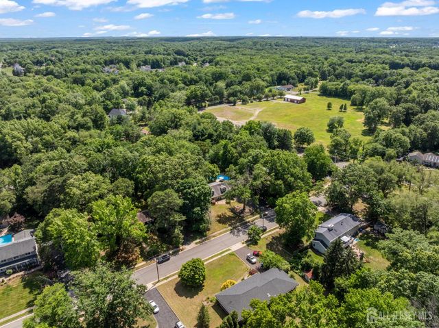 4 Garvey Drive, Monroe, NJ 08831