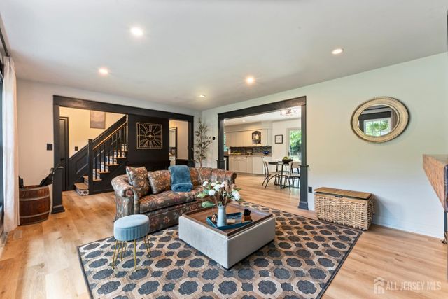 4 Garvey Drive, Monroe, NJ 08831