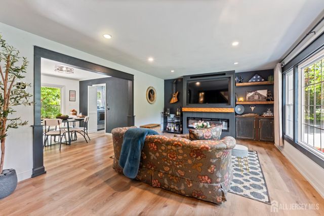 4 Garvey Drive, Monroe, NJ 08831