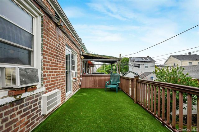 8458 Little Neck Parkway, Floral Park, NY 11001