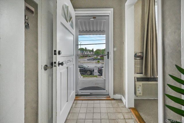 8458 Little Neck Parkway, Floral Park, NY 11001