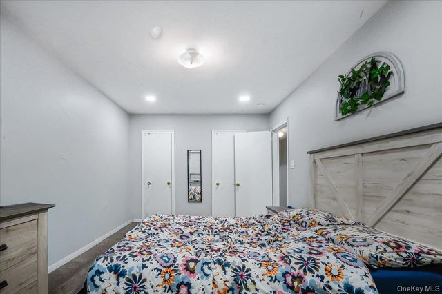 8458 Little Neck Parkway, Floral Park, NY 11001
