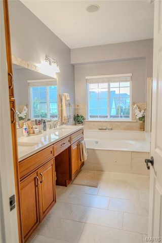 979 Bentley Park Circle, O'fallon, MO 63368
