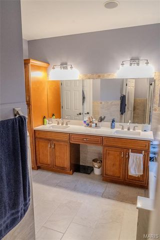 979 Bentley Park Circle, O'fallon, MO 63368